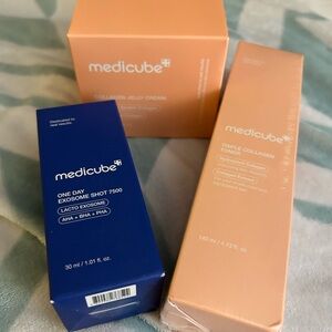 Medicube Skincare Set - Peach & Navy Packaging